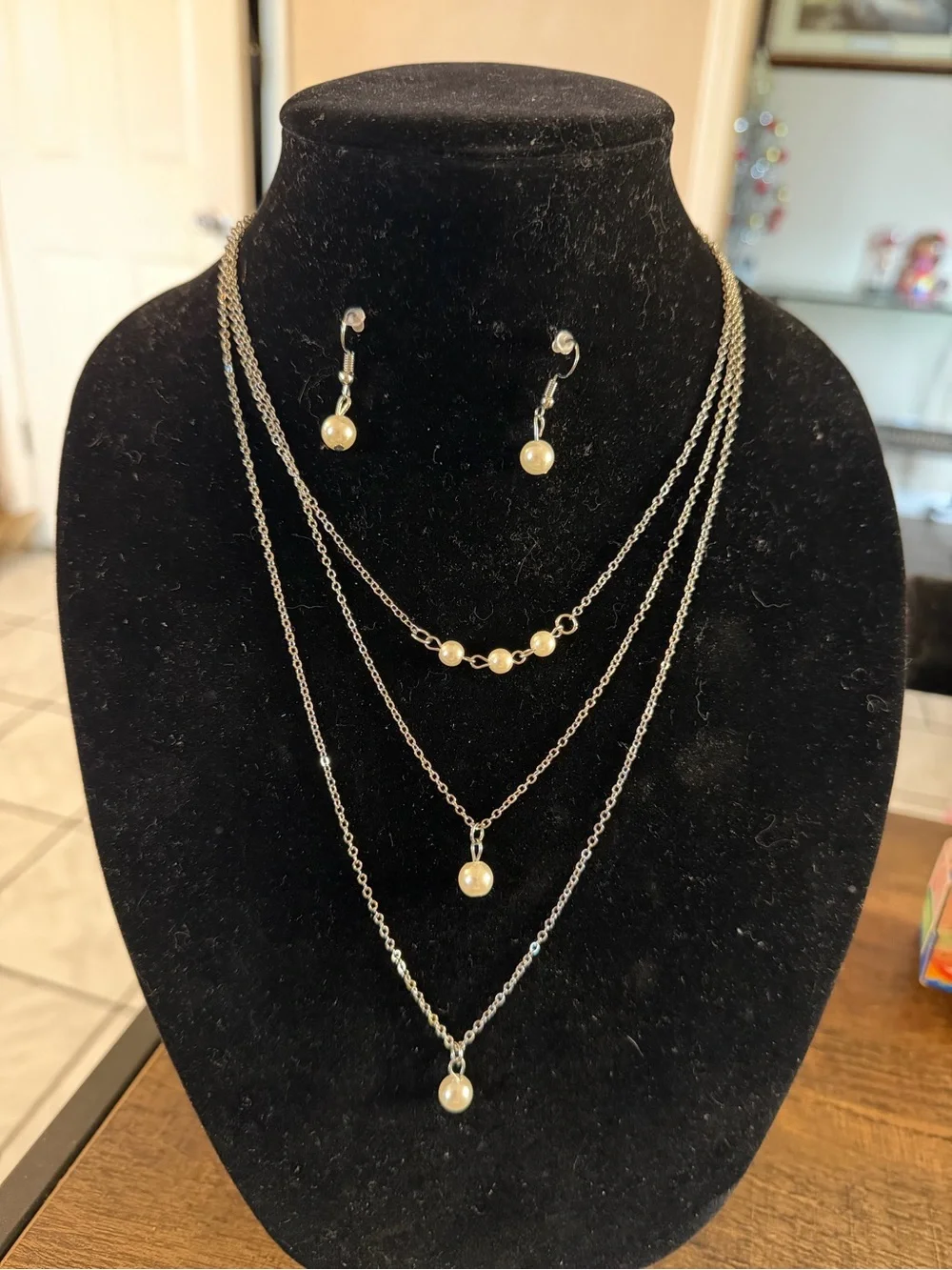 paparazzi Silver-Tone Layered Pearl Drop Necklace & Earring Set